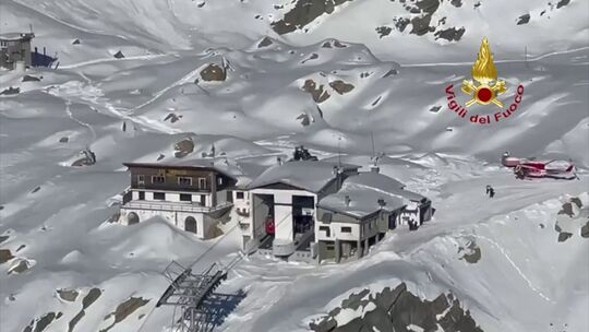 Viele Menschen sitzen nach Seilbahn-Unfall in Italien fest