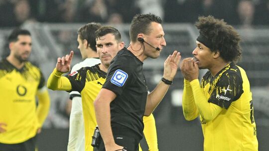 Karim Adeyemi (r.) Karim Adeyemi (r.)