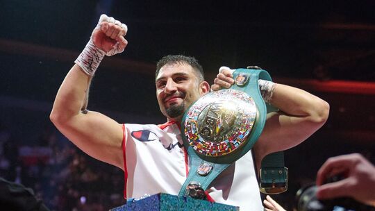 Boxen: Agit Kabayel - Damian Knyba Boxen: Agit Kabayel - Damian Knyba