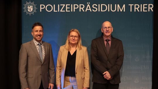 v.l.n.r. Timo Jung, Anja Rakowski, Dirk König