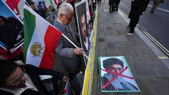 Solidarität mit Protesten im Iran - London Solidarität mit Protesten im Iran - London