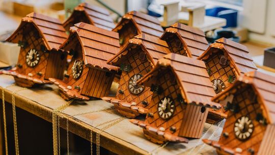 Nur echt aus dem Schwarzwald: die Kuckucksuhr