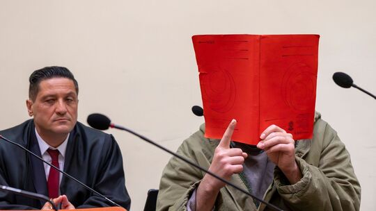 Prozessbeginn wegen Auto-Anschlag auf eine Demonstration