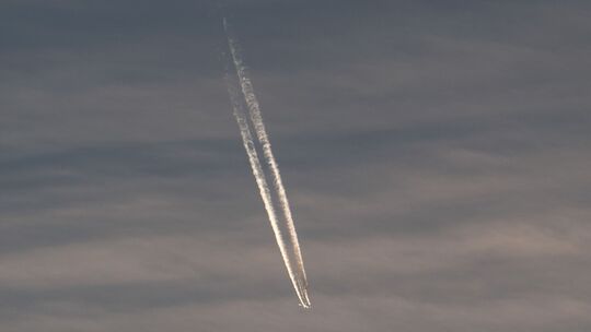 In Indonesien wird ein Flugzeug vermisst