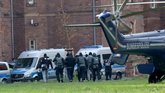 Haftvorführung nach Razzia gegen mutmaßliche Rechtsextreme Haftvorführung nach Razzia gegen mutmaßliche Rechtsextreme