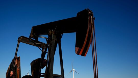 Das Verbrennen von Öl befeuert die Erderhitzung Das Verbrennen von Öl befeuert die Erderhitzung