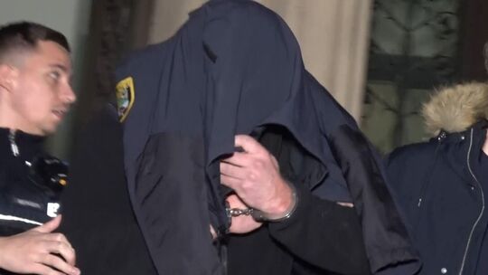 Festnahme nach Ausschreitungen bei Zweitligaspiel Festnahme nach Ausschreitungen bei Zweitligaspiel