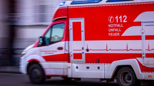 Rettungswagen mit Blaulicht