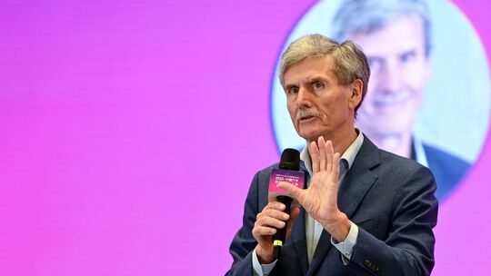 Messe Auto Shanghai 2025 - Ferdinand Dudenhöffer Messe Auto Shanghai 2025 - Ferdinand Dudenhöffer