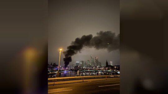 Brennender Bus in Frankfurt