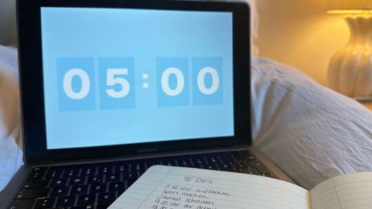 Früh aufstehen? Warum Schlafexperten vor dem Trend warnen