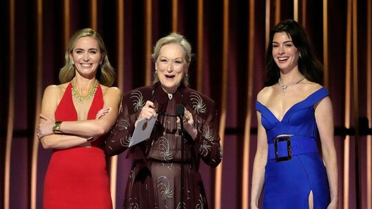 Emily Blunt (l-r), Meryl Streep und Anne Hathaway