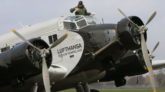 Lufthansa-Piloten trainieren auf der Ju 52