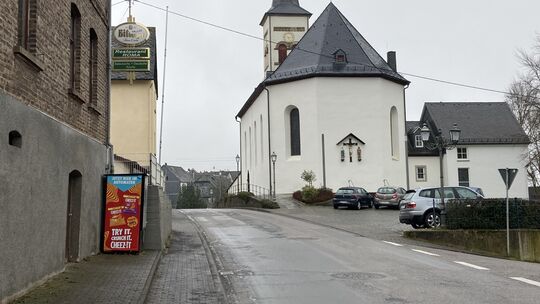 In der Ortsgemeinde Bickenbach (Rhein-Hunsrück-Kreis) wohnen derzeit 364 Menschen (Stand 1. Juni 2025). In der Nacht vom 26. auf