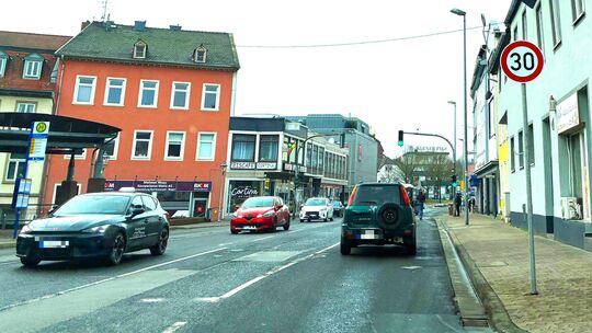 Bald darf in der gesamten Hochstraße nur noch maximal 30 km/h schnell gefahren werden. Ebenso wird die Regelung in der Ringstraß