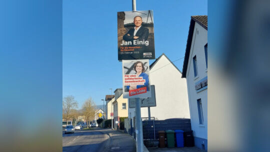 Die größeren Plakate von OB Jan Einig seien Wählern in Neuwied bei der Wahl im Vorjahr eher ins Auge gesprungen, sagt die Bürger