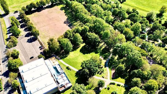 Der Bad Sobernheimer Freizeitpark aus der Luft. Rund 990.000 Euro stehen für die Umgestaltung der Anlage zwischen Dümmlerhalle u