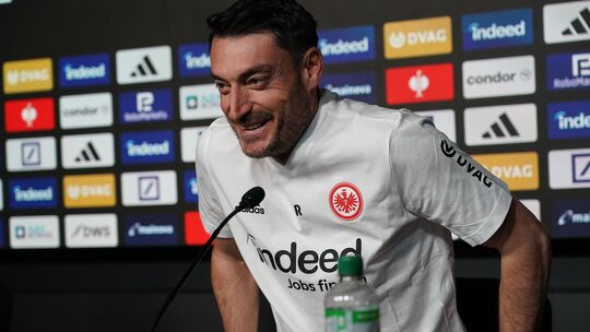 Pressekonferenz Eintracht Frankfurt mit dem neuen Trainer Riera