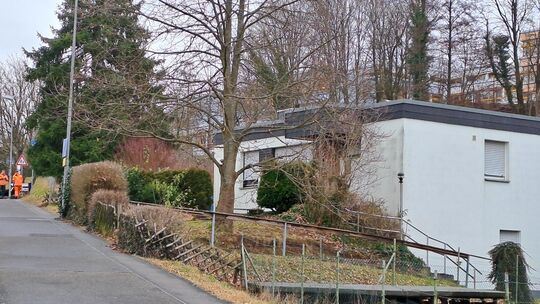 Das Hausmeisterhaus steht leer. Es soll abgerissen werden.