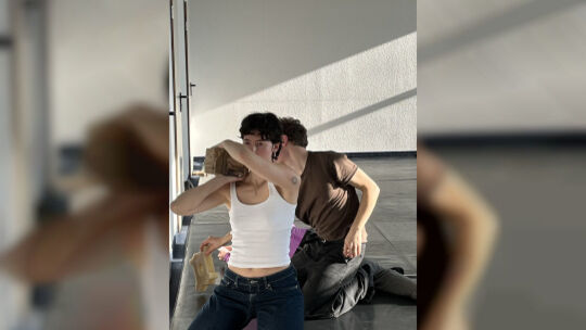 Als eine von sieben Studierenden ist Maya Wamser - hier mit Leon Steinbauer - in der neuen Choreografie von Daniela Georgieva zu