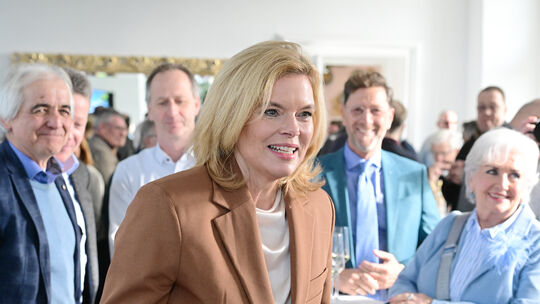 Zahlreich waren politisch Interessierte zum Bürgerdialog mit Bundestagspräsidentin Julia Klöckner ins Schloss Burgbrohl gekommen