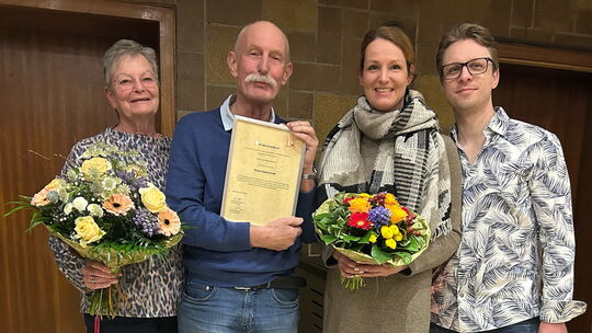 Das neue Ehrenmitglied bei LSC Westerwald, Willem Cornelis Hofmann mit Ehefrau Mieke, Tochter und Schwiegersohn