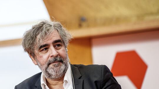 Deniz Yücel, PEN Berlin-Vorsitzender, ist bei der Veranstaltung „Ist das noch/schon mein Land?“ in Idar-Oberstein dabei.