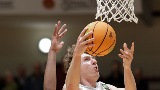 Angeführt von Calvin Wishart (am Ball) kamen die Koblenzer Baskets zu einem 96:79-Sieg in Münster.