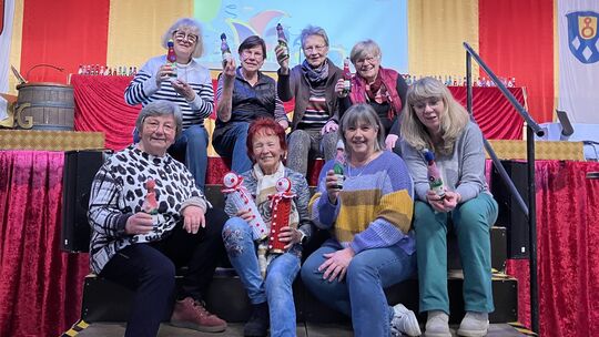 Die katholische Frauengemeinschaft Cochem organisiert in der Halle der BBS einen närrischen Nachmittagg nur für Frauen.