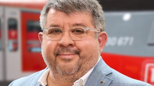 Ralf Damde ist Vorsitzender des Gesamtbetriebsrats DB Regio. Nach dem tödlichen Angriff in einem Regionalzug in der Pfalz ist di