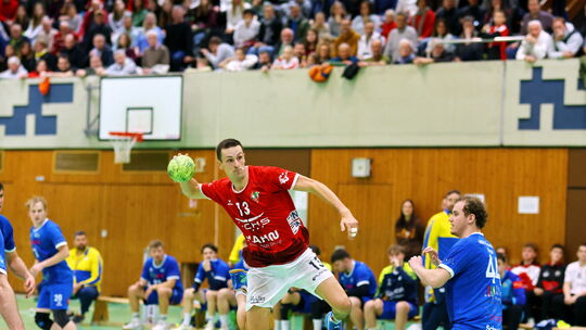 Rückraum-Ass Julian Mangold und seine HSG Kastellaun/Simmern fahren nach sieben Siegen aus den vergangenen acht Partien top moti