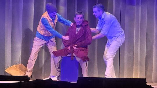 Gleich zwei Mafia-Clans und deren Boss spielen im Stück in der Betzdorfer Stadthalle eine Rolle.