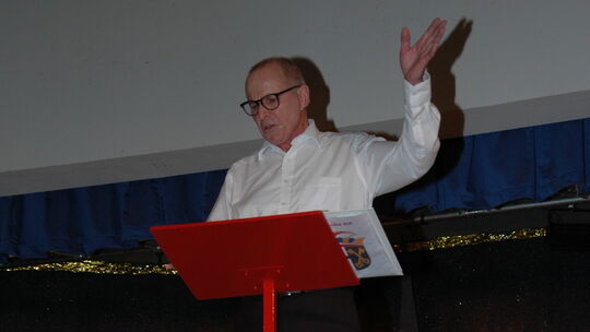 Paul Ott stieg ein letztes Mal in seinem Amt als Sitzungspräsident in die Bütt.