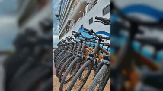 Kreuzfahrt aktiv: Mit dem Bambusrad durchs Inselparadies - Reise -  Rhein-Zeitung