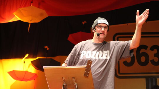 Reiner Huth gab dieses Mal einen orthografisch etwas unterbelichteten Polizisten.