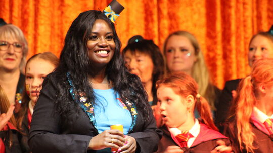 Es war ihre erste Sitzung als Obermöhne: Bridget Langer gab zu Beginn ein paar Anekdötchen zum Besten.