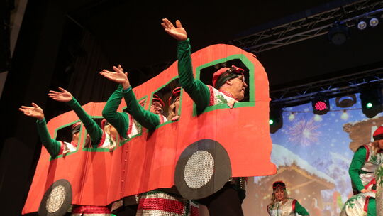 Mit dem Bus zum Apres Ski nach Ochtendung kamen die Schafskopf Dancer