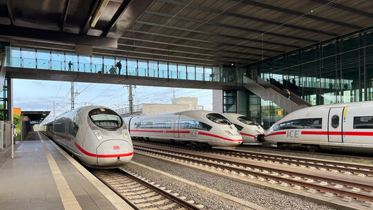 Aufgrund von Baumaßnahmen kommt es von Dienstag bis inklusive Freitag in beiden Fahrtrichtungen zu zahlreichen Änderungen bei de