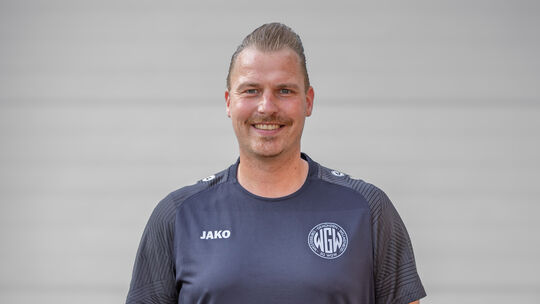 Freute sich über eine erste Einheit auf dem Platz: Westerburgs Trainer Christian Hartmann konnte mit der knappen Niederlage beim