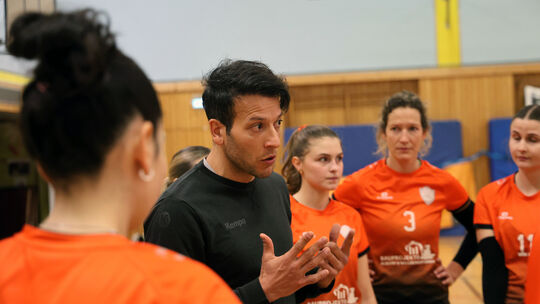 SG-Trainer Peter Nogueira Schmid fand klare Worte zu der Leistung seines Teams in den Abschnitten zwei und drei.