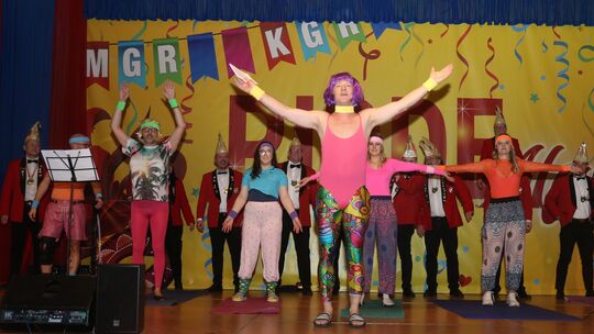 Lach-Yoga war in der Moddebach-Halle angesagt.