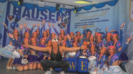 Publikum und Aktive freuen sich bei der Mädchenparty in Mayen-Hausen über Stargast Calvin Kleinen, bekannt als Reality-TV-Darste