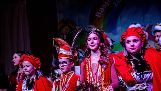 Das vereinseigene Kinderprinzenpaar, Prinzessin Jonna, I. und Kinderprinz Ben I., strahlte mit seinem Hofstaat um die Wette.