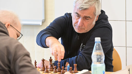 Die Remagener setzten mit Vassily Ivanchuk einen ukrainischen Großmeister an das Schachbrett, um wieder in die Bundesliga aufzus