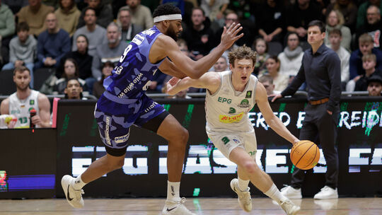 Calvin Wishart (am Ball) und die Koblenzer Baskets empfangen am Mittwoch in der EPG Arena den VfL Bochum.