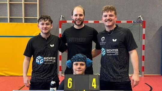 Hatten gut Lachen: Die Tischtennisspieler des TuS Weitefeld-Langenbach luchsten dem verlustpunktfreien Tabellenführer aus Münder