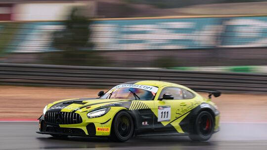 Selbst schwierige Witterungsbedingungen konnten sie nicht stoppen: Der Holzappeler Cedric Fuchs fuhr mit Jay Mo Härtling, Enrico