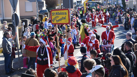 Zum Rosenmontagszug durch Andernach werden wie im Vorjahr wieder Tausende Besucher erwartet. Um 14.11 Uhr setzen sich die teilne