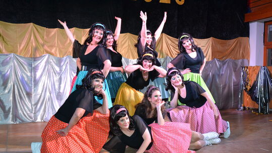 Ein toller Hingucker, die Tanzgruppe vom Hühnerstammtisch Hergenfeld.