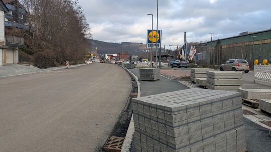 Die Arbeiten an der B62 sind weit vorgeschritten. Für den aktuellen Bauabschnitt sind nur noch wenige Restarbeiten zu machen.